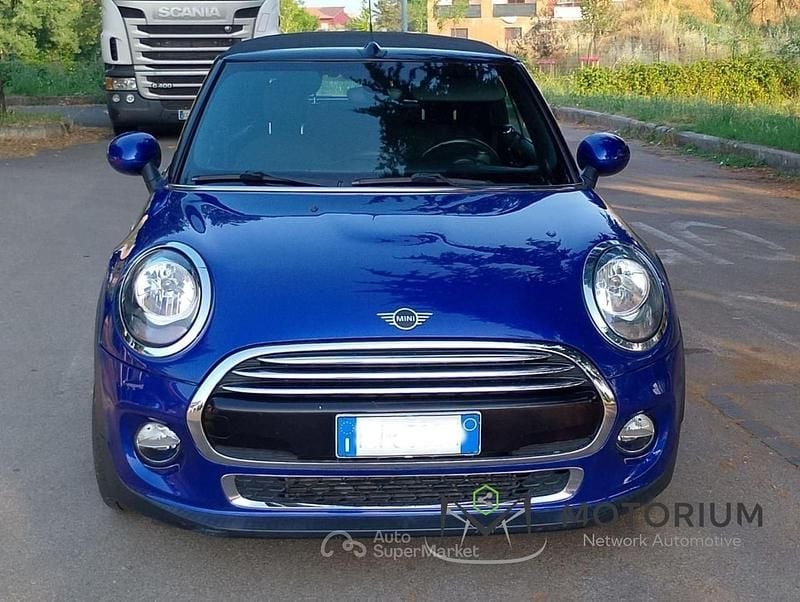 Usata Mini Cooper D Cabriolet Hype 116 CV (85 kW) 2019 Verde Cabrio