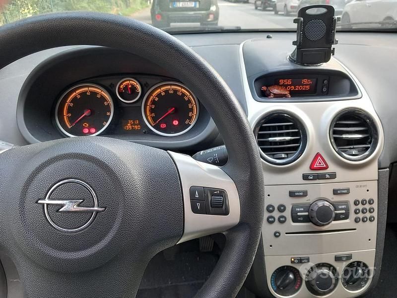 Usata Opel Corsa 75 CV (55 kW) 2007 Grigio Utilitaria