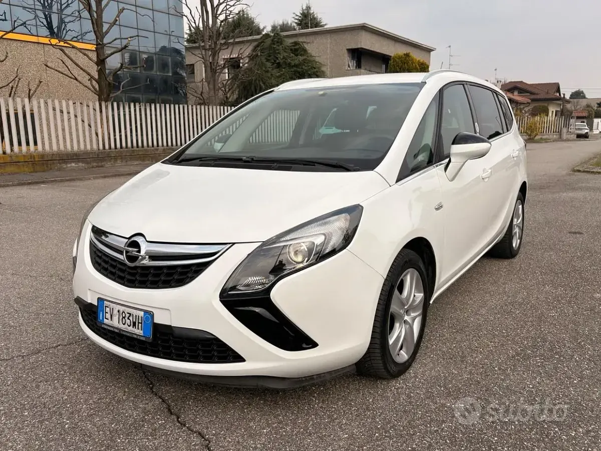 Usata Opel Zafira Tourer 150 CV (110 kW) 2014 Bianco Monovolume