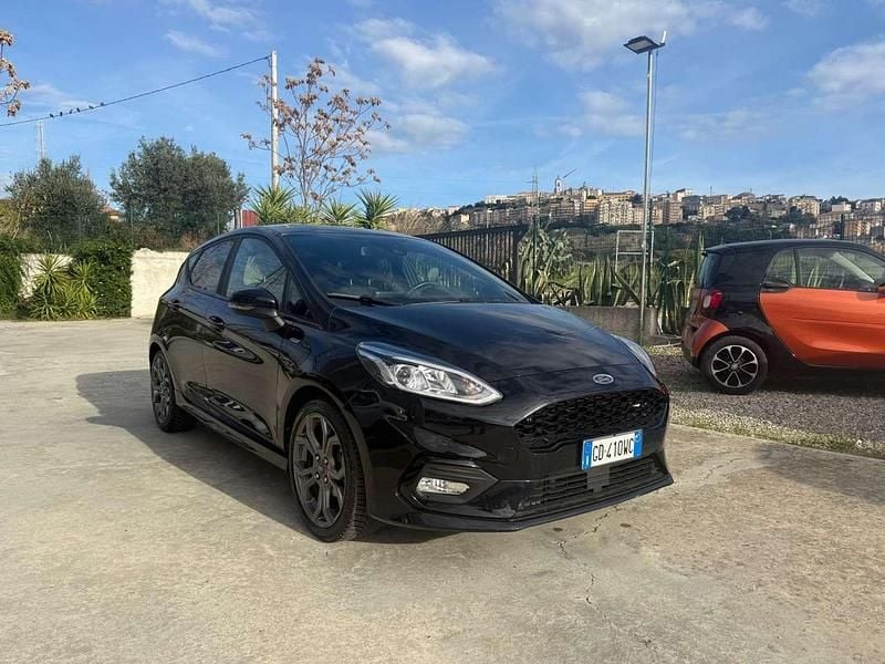 Nero Usata 2021 Ford Fiesta ST-Line Berlina | 13.900 € (Buon prezzo) - Immagine 1/4