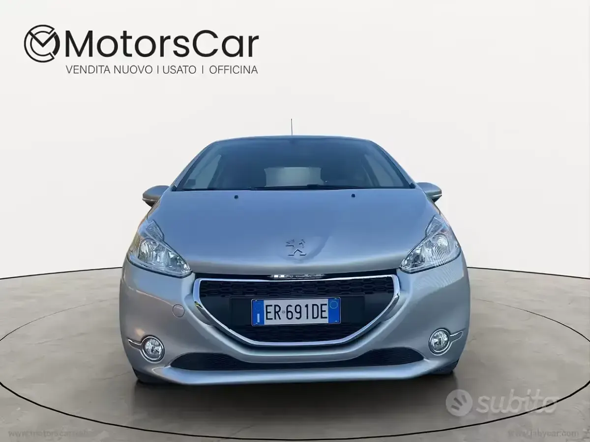 Usata Peugeot 208 Active 68 CV (50 kW) 2013 Grigio Utilitaria