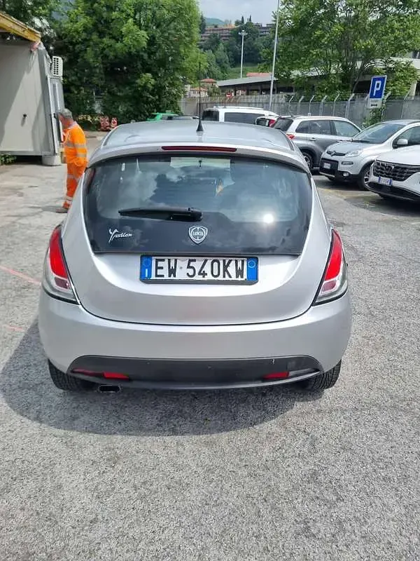 Usata Lancia Ypsilon Gold 69 CV (50 kW) 2014 Utilitaria