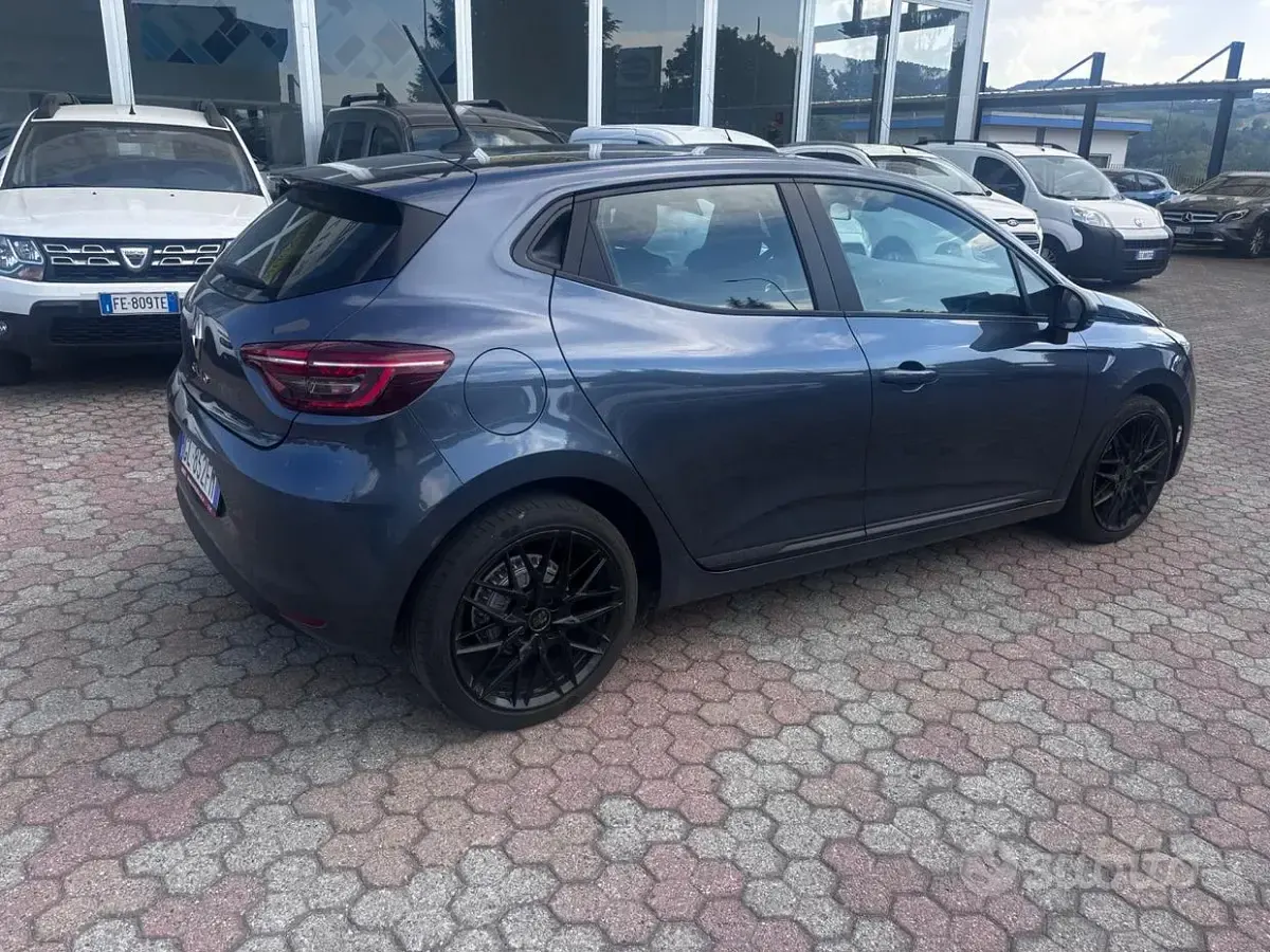 Usata Renault Clio V Techno 91 CV (66 kW) 2022 Nero Berlina