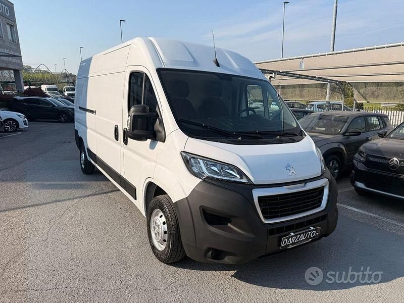 Usata Peugeot Boxer S 140 CV (102 kW) 2023 Bianco pastello Furgone