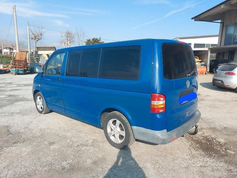 Usata VW Multivan 131 CV (96 kW) 2006 Blu Monovolume