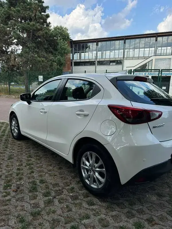 Usata Mazda 2 Evolve 75 CV (55 kW) 2018 Bianco Utilitaria