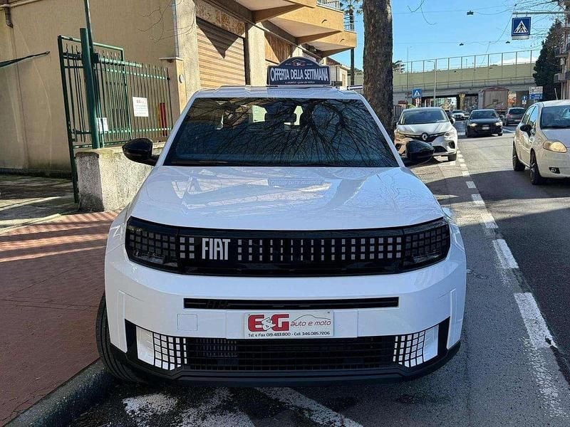 Nuova Fiat Grande Panda Icon 101 CV (74 kW) 2026 Bianco Utilitaria