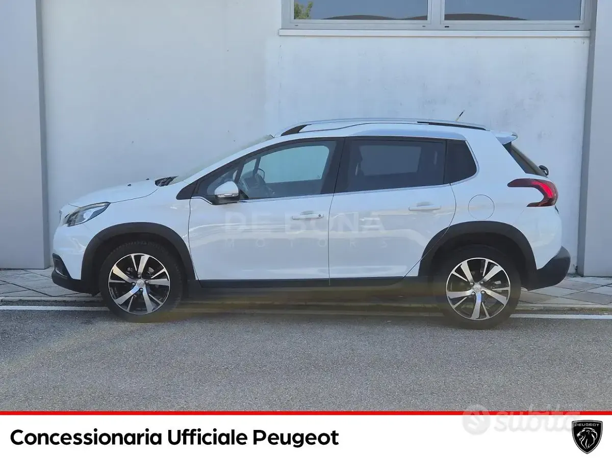 Usata Peugeot 2008 Allure 100 CV (73 kW) 2017 Bianco SUV