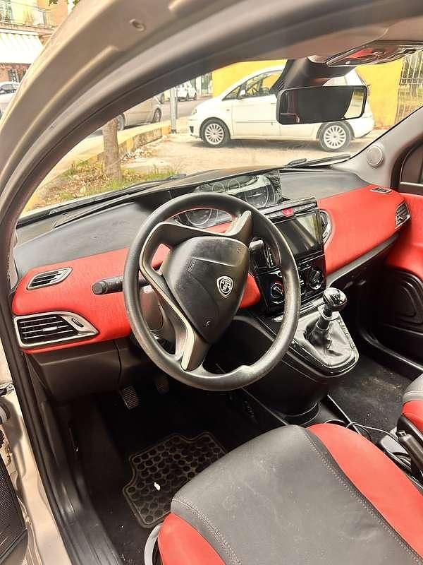 Usata Lancia Ypsilon Silver 86 CV (63 kW) 2015 Utilitaria