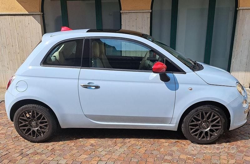 Usata Fiat 500 Lounge 101 CV (74 kW) 2009 Blu/azzurro Utilitaria