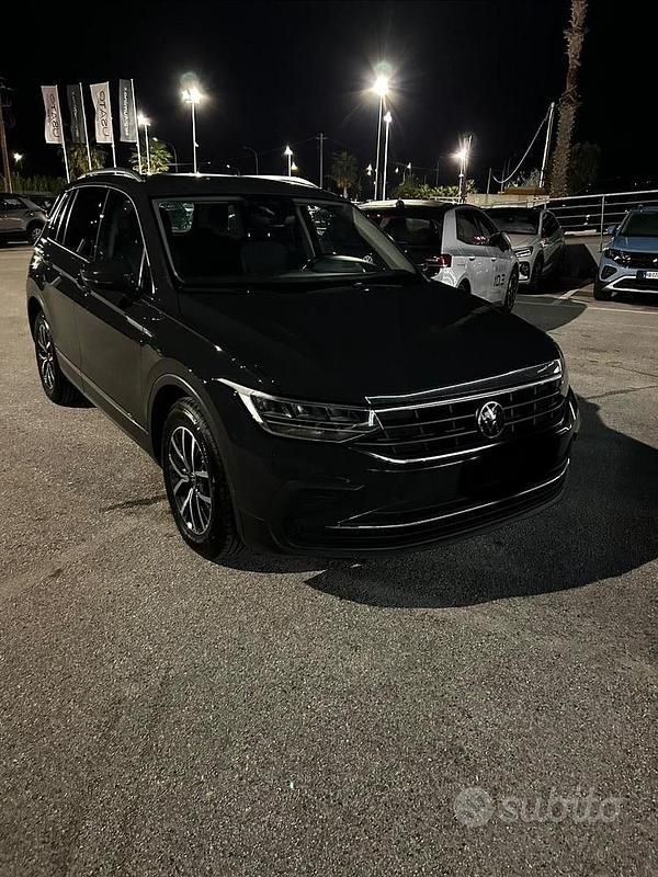 Usata VW Tiguan 150 CV (110 kW) 2022 Grigio SUV