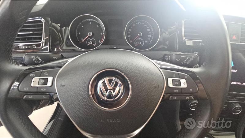 Usata VW Golf VII 116 CV (85 kW) 2019 Nero Utilitaria