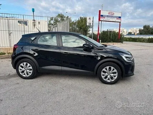 Usata Renault Captur Business 101 CV (74 kW) 2021 Nero SUV