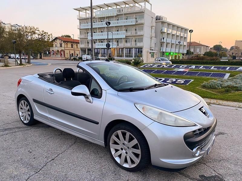 Argento Usata 2008 Peugeot 207 CC Cabrio | 2790 € (Super prezzo) - Immagine 1/4