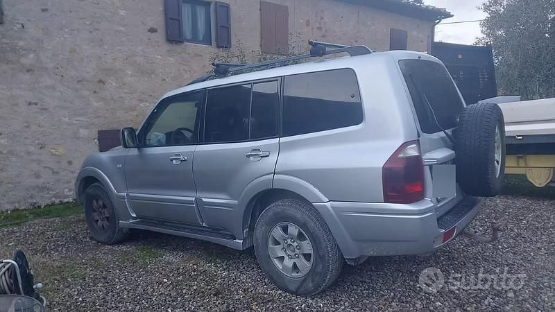 Usado Mitsubishi Pajero 160 CV (117 kW) 2005 Gris SUV