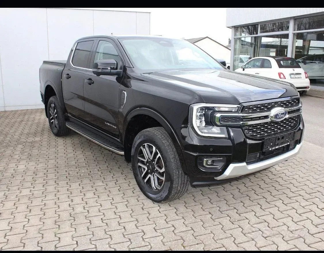 Usata Ford Ranger Limited 170 CV (125 kW) 2024 Nero Pick-up