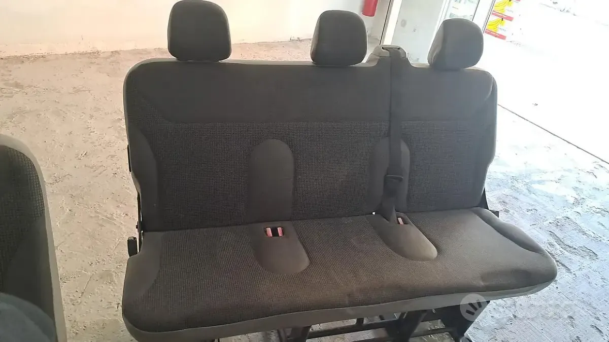 Usata Opel Vivaro 120 CV (88 kW) 2013 Nero Monovolume