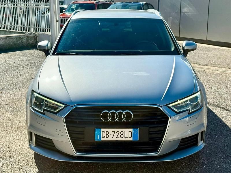 Usata Audi A3 Sport 116 CV (85 kW) 2019 Argento Berlina