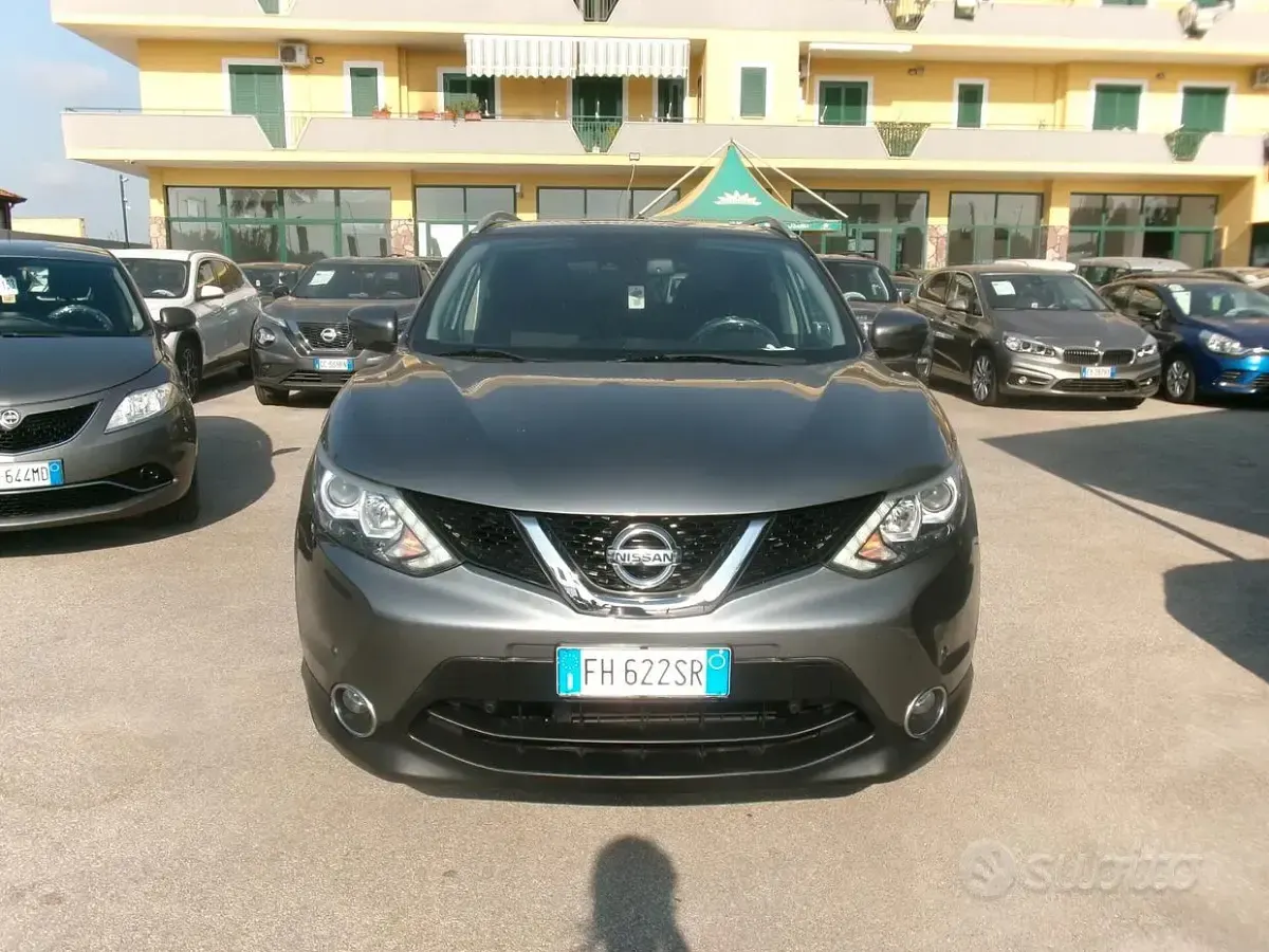 Usata Nissan Qashqai 360º 110 CV (80 kW) 2017 Grigio SUV