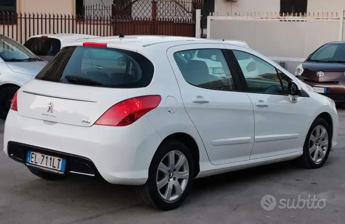 Usata Peugeot 308 Active 92 CV (67 kW) 2012 Bianco Berlina