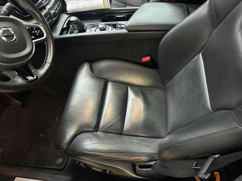 Usata Volvo XC60 Inscription 235 CV (172 kW) 2020 Blu/azzurro SUV