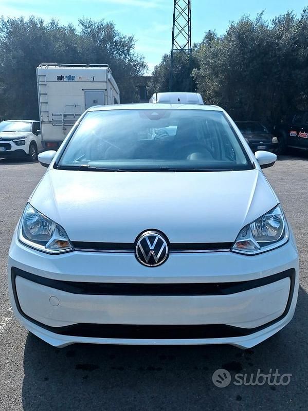 Usata VW up! Move 65 CV (47 kW) 2022 Bianco Utilitaria