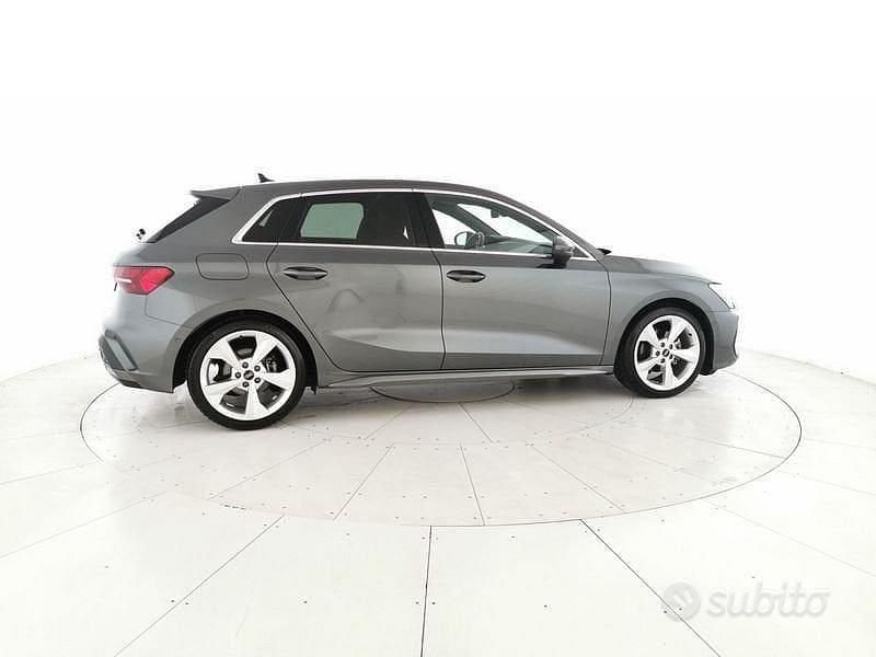Usata Audi A3 S-Line 150 CV (110 kW) 2024 Grigio daytona perla Berlina