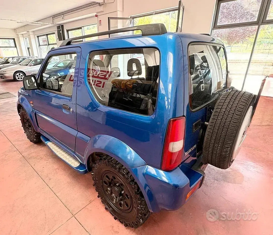 Usata Suzuki Jimny 65 CV (47 kW) 2005 Bluazzurro SUV