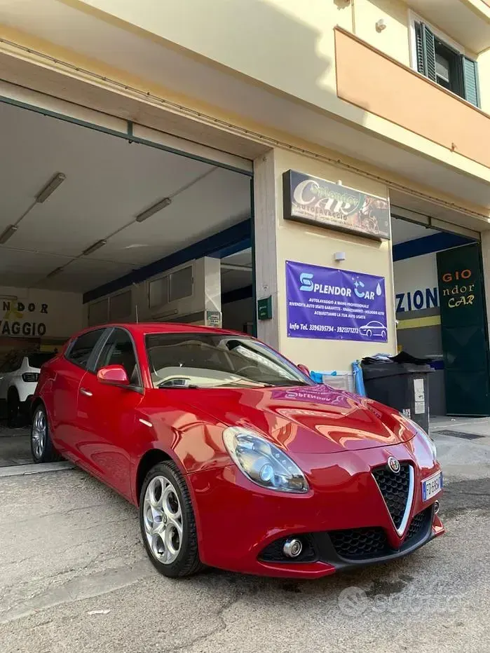 Usata Alfa Romeo Giulietta Sprint 120 CV (88 kW) 2016 Rosso Utilitaria