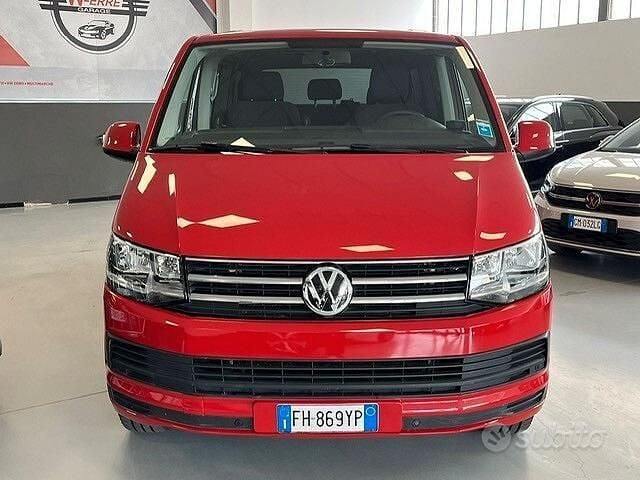 Usata VW Caravelle 150 CV (110 kW) 2017 Rosso Monovolume