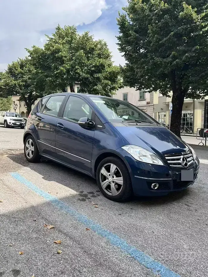 Usata Mercedes A150 95 CV (69 kW) 2009 Bluazzurro Berlina