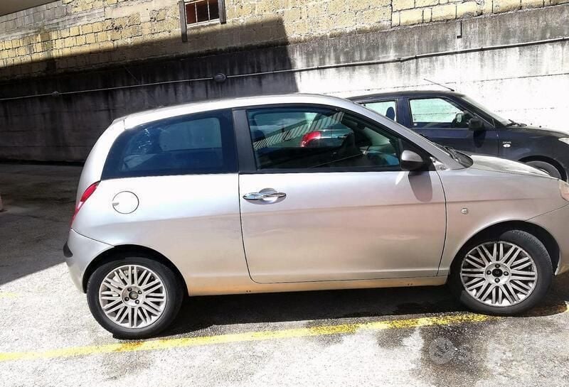 Usata 2006 Lancia Ypsilon Due volumi | 1200 € (Super prezzo) - Immagine 1/4