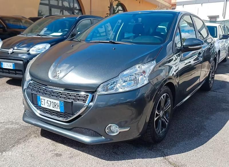 Usata Peugeot 208 Allure 95 CV (69 kW) 2015 Grigio Utilitaria