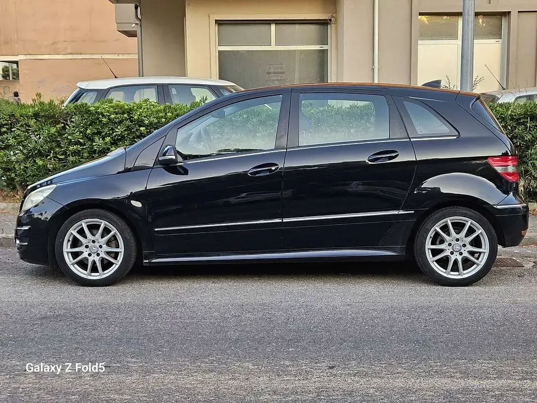 Usata Mercedes B180 109 CV (80 kW) 2009 Nero Monovolume