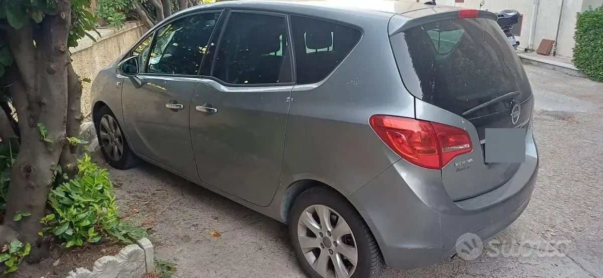 Usata Opel Meriva Cosmo 110 CV (80 kW) 2011 Grigio Monovolume