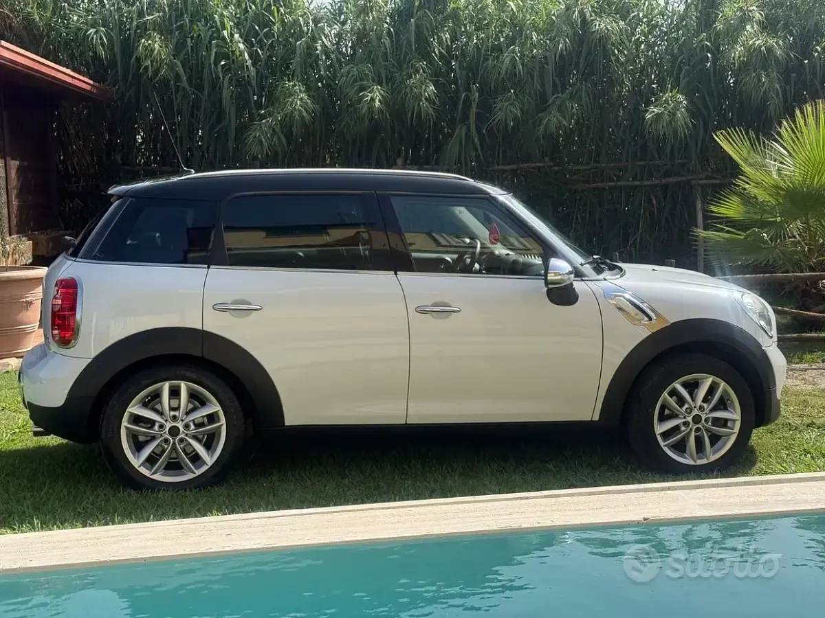 Usata Mini Cooper Countryman 111 CV (81 kW) 2011 Marrone SUV