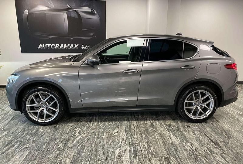 Usata Alfa Romeo Stelvio 209 CV (153 kW) 2017 Grigio SUV