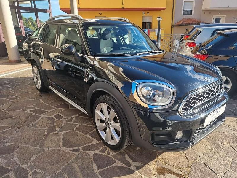 Usata Mini Cooper SD Countryman Hype 190 CV (139 kW) 2018 Midnight black mettallic SUV
