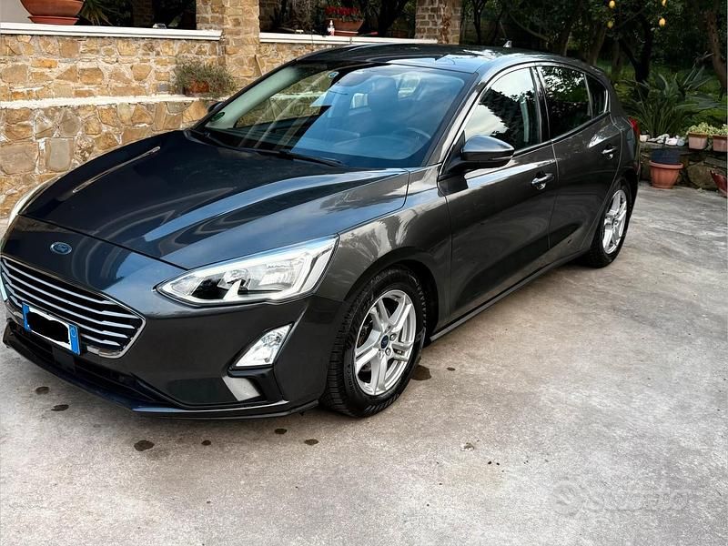 Usata Ford Focus 120 CV (88 kW) 2019 Grigio Coupé