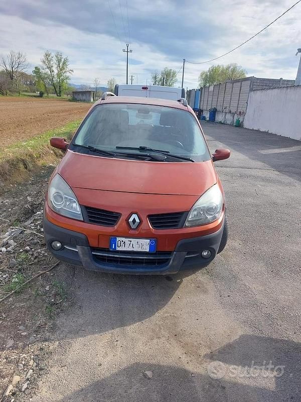 Usata Renault Scénic II 130 CV (95 kW) 2008 Rosso Monovolume