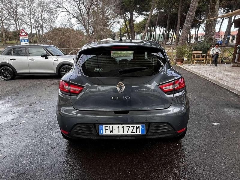 Käytetty Renault Clio IV 90 HP (66 kW) 2019 Sedan