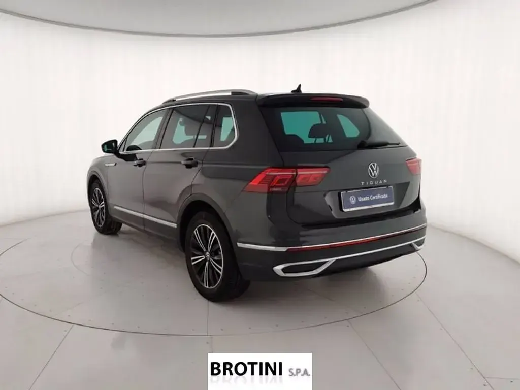 Gebraucht VW Tiguan Elegance 150 PS (110 kW) 2023 Grau SUV
