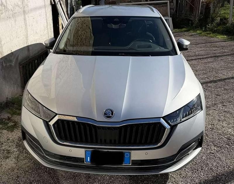Usata Skoda Octavia Style 150 CV (110 kW) 2020 Argento Station wagon