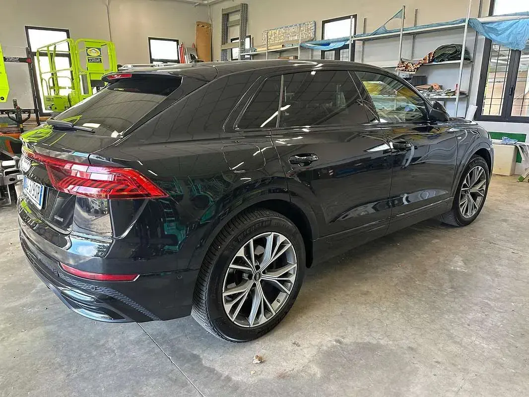 Usata Audi Q8 231 CV (169 kW) 2022 Nero SUV