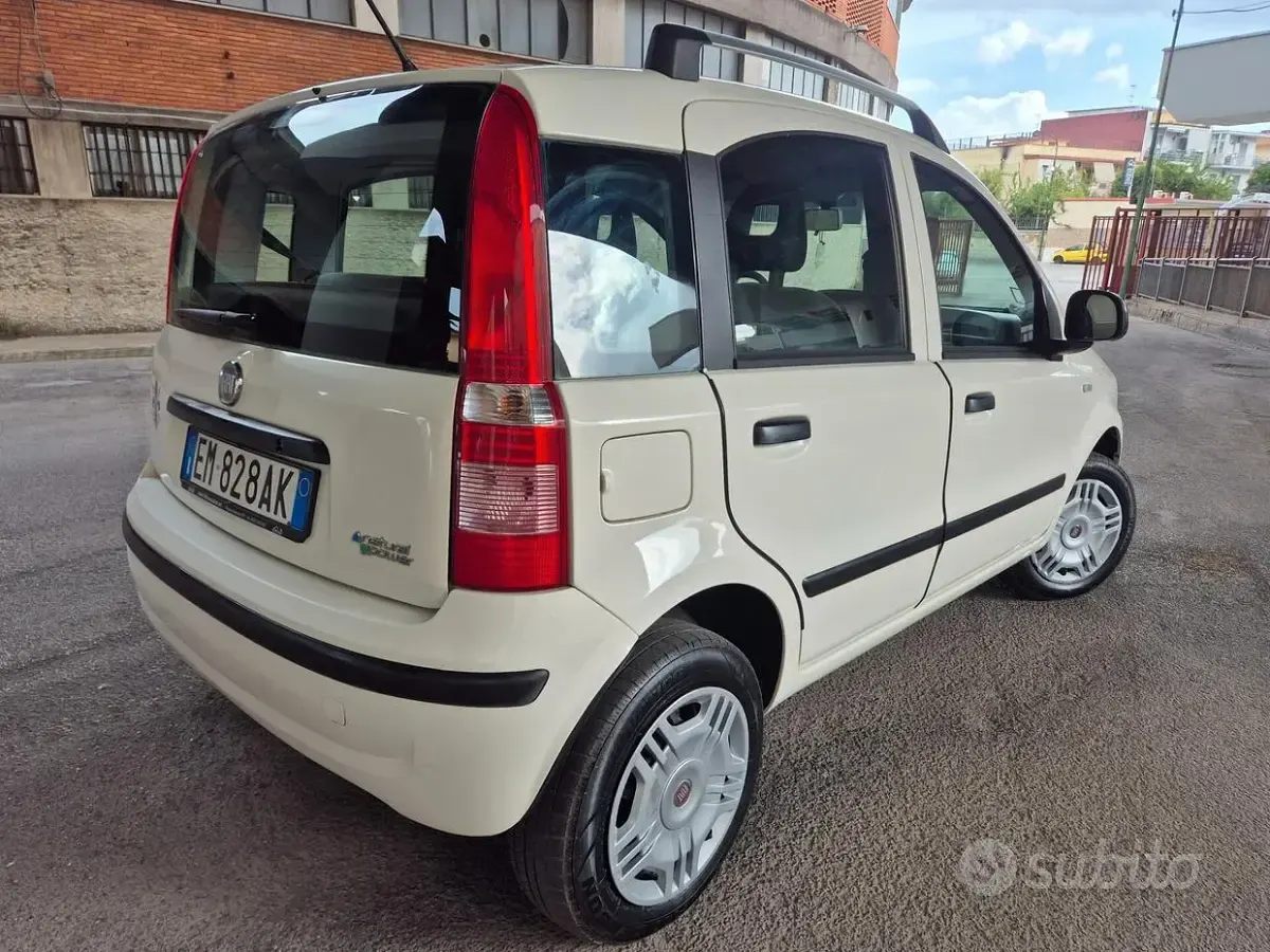 Usata Fiat Panda 69 CV (50 kW) 2012 Bianco Utilitaria
