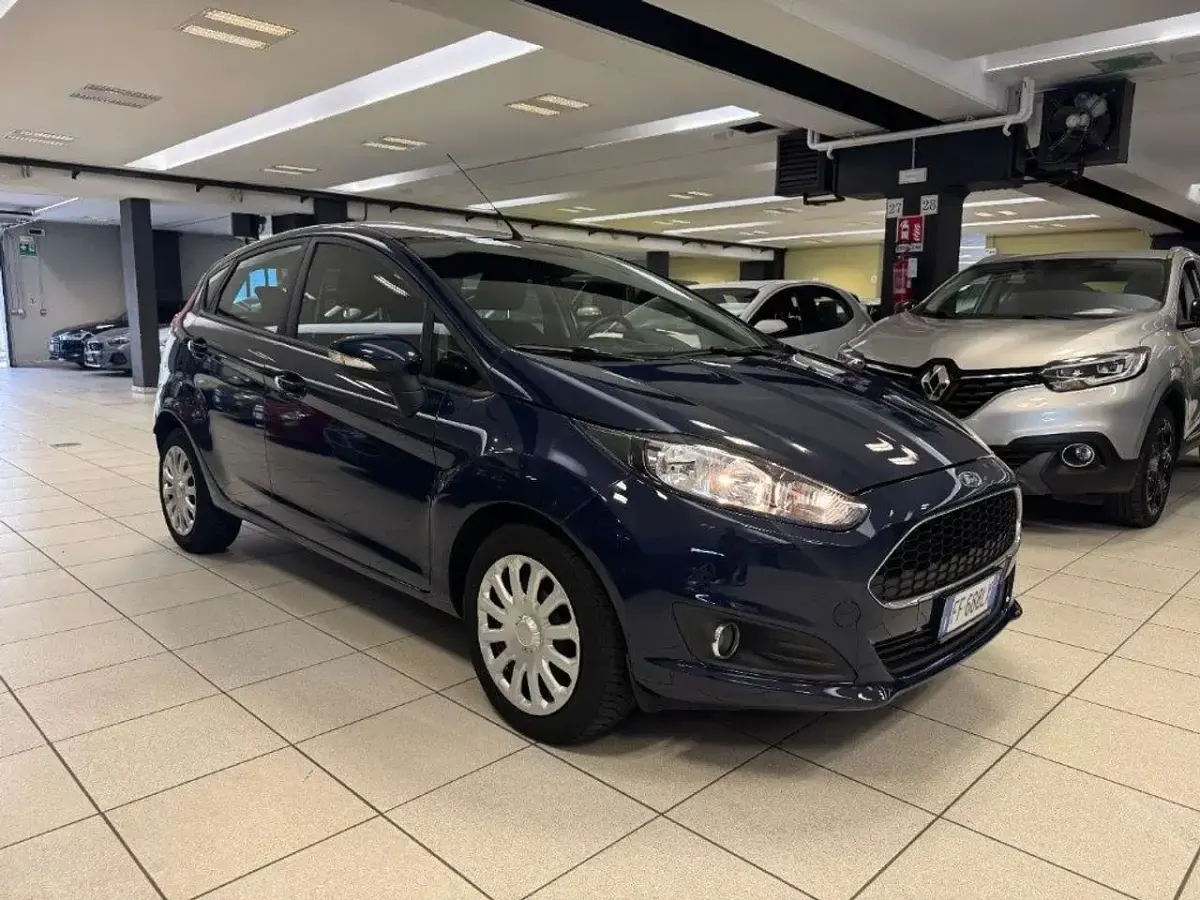 Usata Ford Fiesta 95 CV (69 kW) 2017 Blu notte Utilitaria