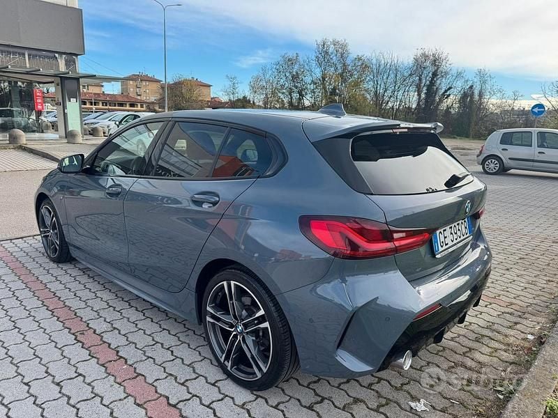 Grigio Usata 2021 BMW 116 M Sport Due volumi | 15.500 € (Ottimo prezzo) - Immagine 1/4