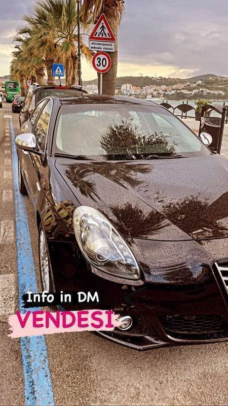 Nero Usata 2015 Alfa Romeo Giulietta Exclusive Due volumi | 7500 € (Buon prezzo) - Immagine 1/4