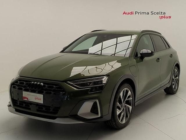 Nuova Audi A3 Business 204 CV (150 kW) 2025 Verde district metallizzato