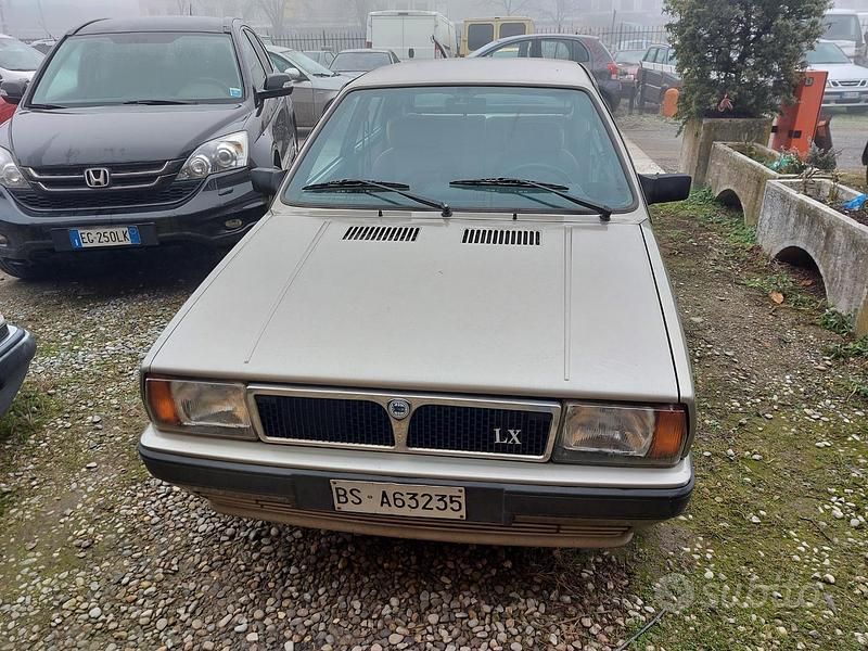 Usata Lancia Delta 78 CV (57 kW) 1988 Grigio Utilitaria
